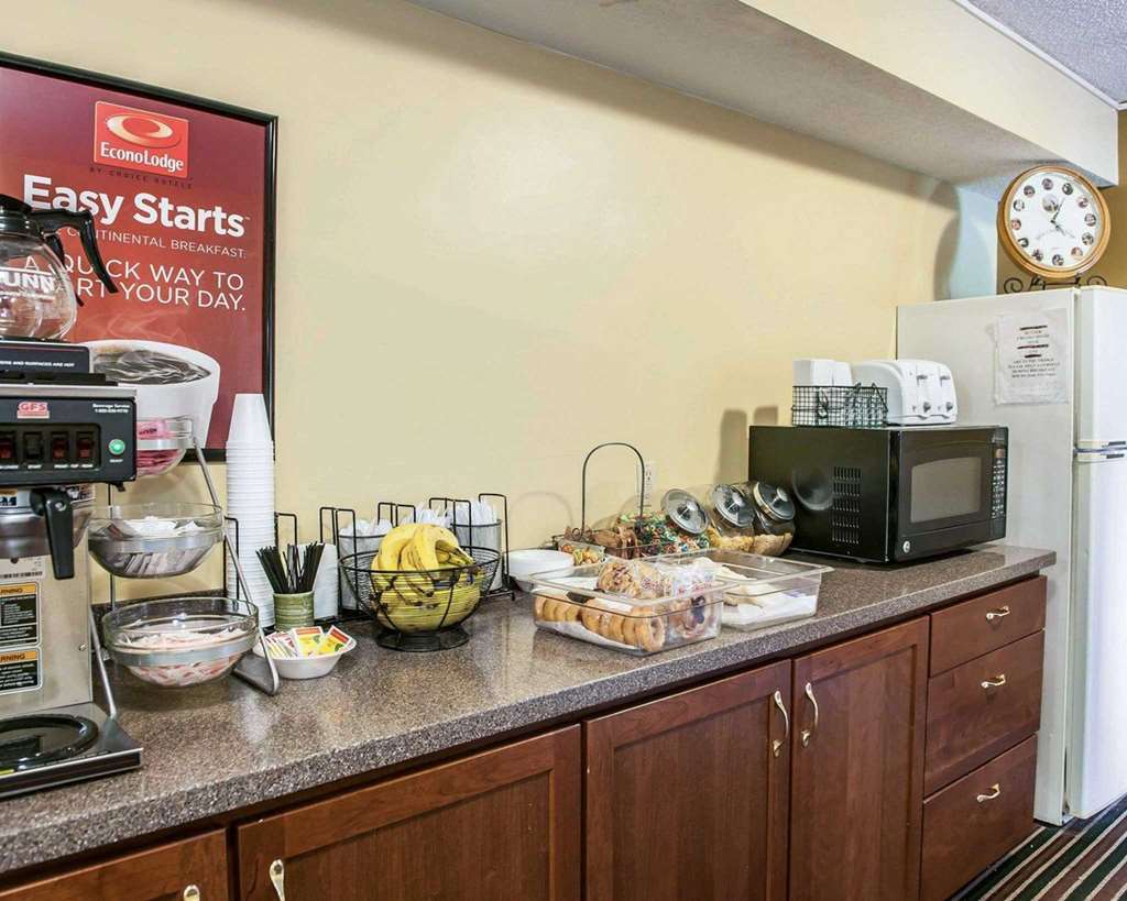 Royal Inn Rockville Restaurant photo